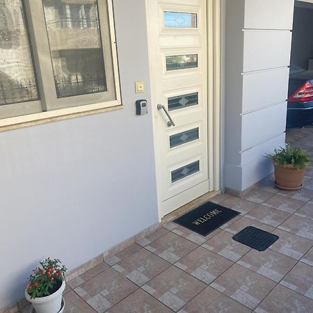 New Unique Apartment In Heraklion Bagian luar foto